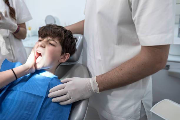 Best Emergency Dental Care for Abscessed Tooth in Trumbull Center, CT